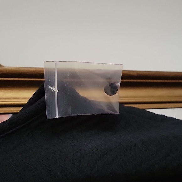 Black Dress with Keyhole Back - Picture 5 of 5